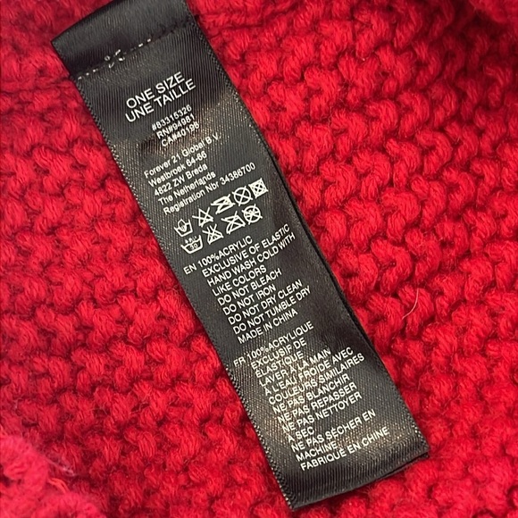 Y2k Red Beanie - Picture 3 of 5